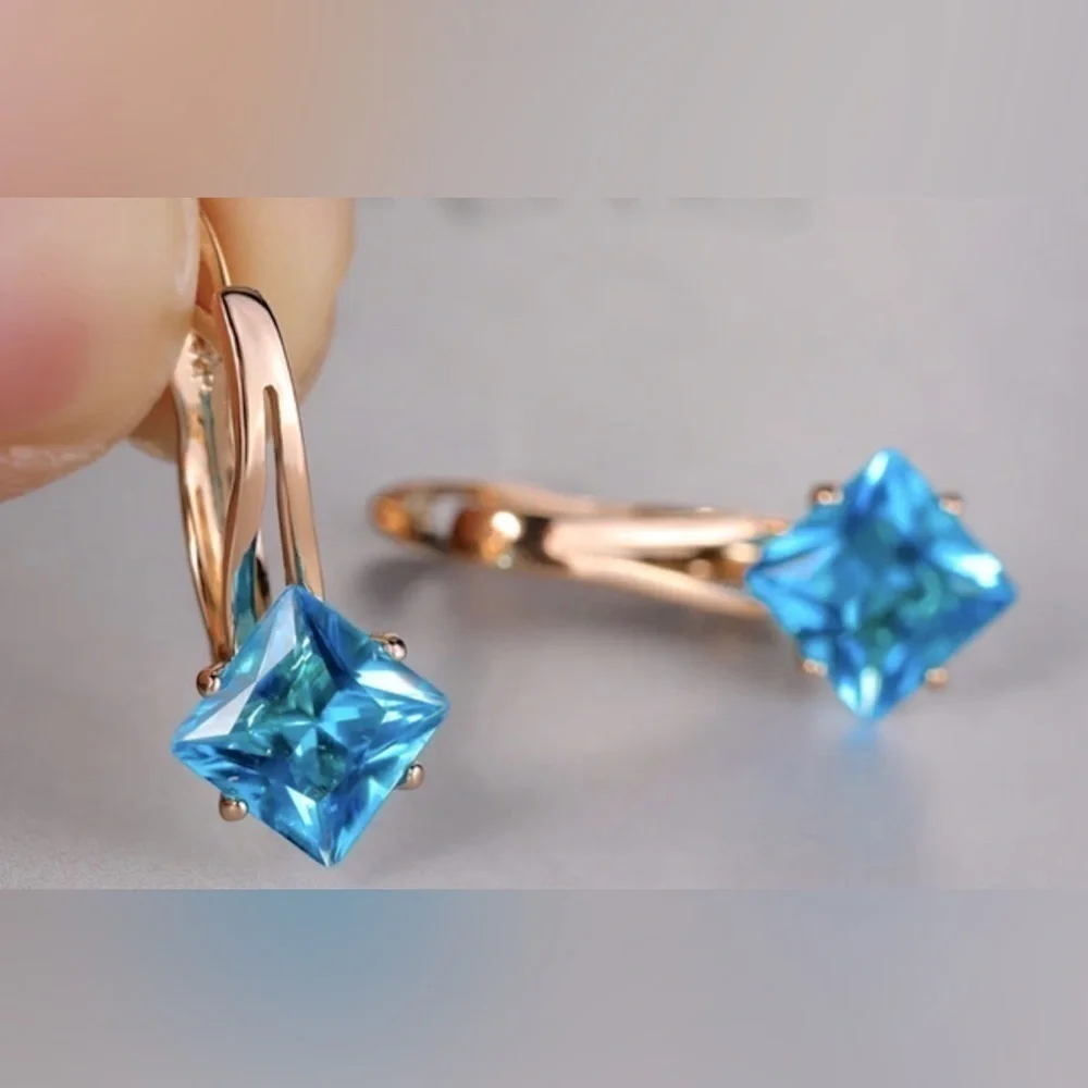 🌟HP🌟 BLUE TOPAZ CZ 18K Gold Plated Leaver Back Earrings Anniversary Gift